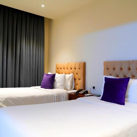 Indigo Heights Hotel & Suites Lahore Exterior foto