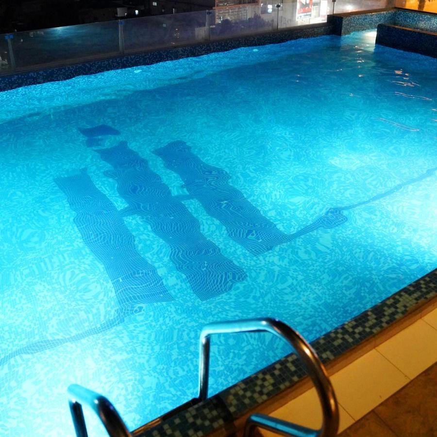Indigo Heights Hotel & Suites Lahore Exterior foto