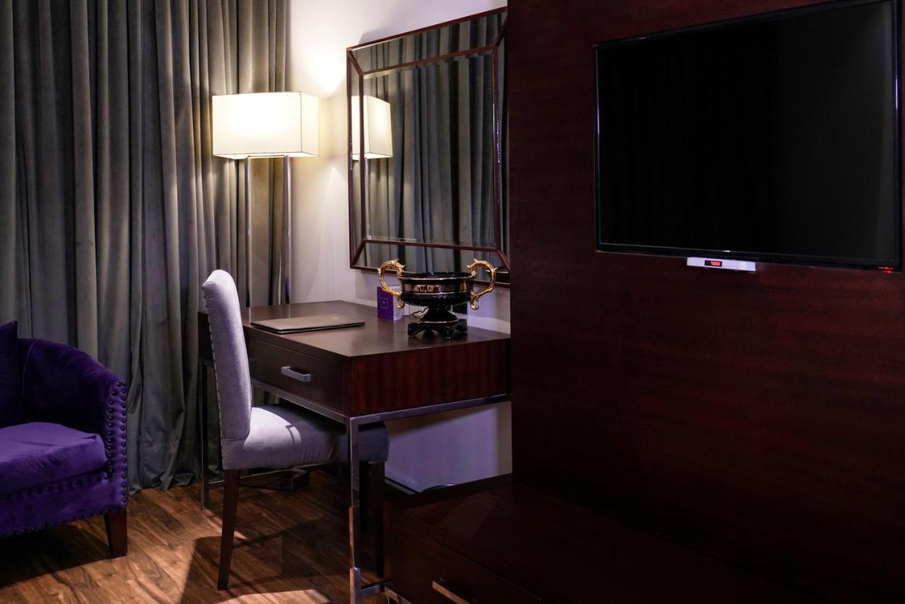 Indigo Heights Hotel & Suites Lahore Exterior foto