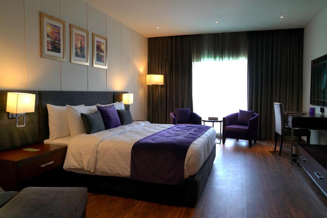 Indigo Heights Hotel & Suites Lahore Exterior foto