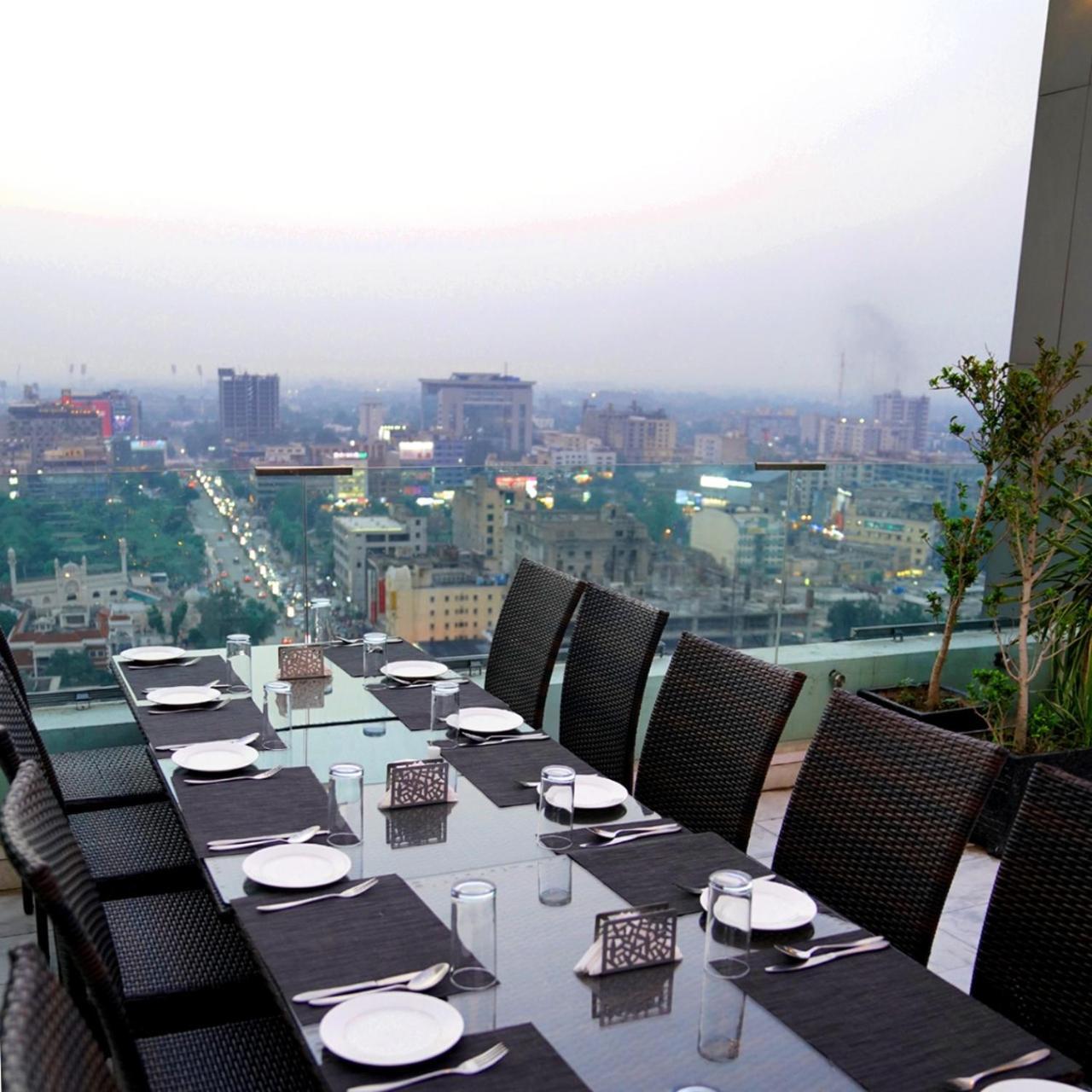 Indigo Heights Hotel & Suites Lahore Exterior foto