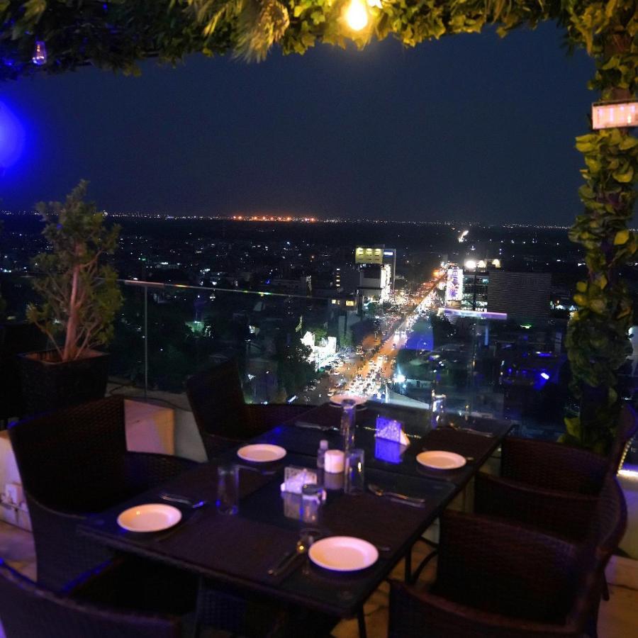 Indigo Heights Hotel & Suites Lahore Exterior foto
