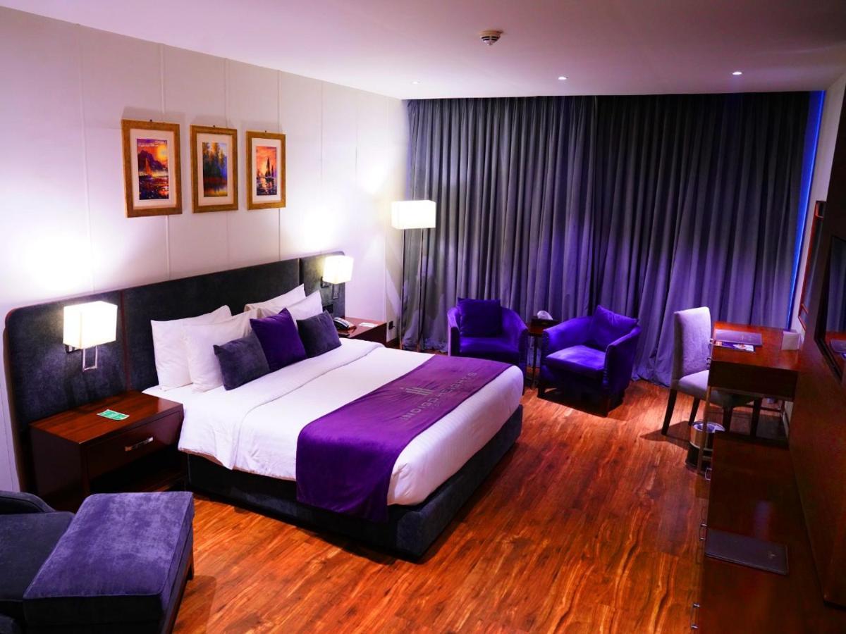 Indigo Heights Hotel & Suites Lahore Exterior foto