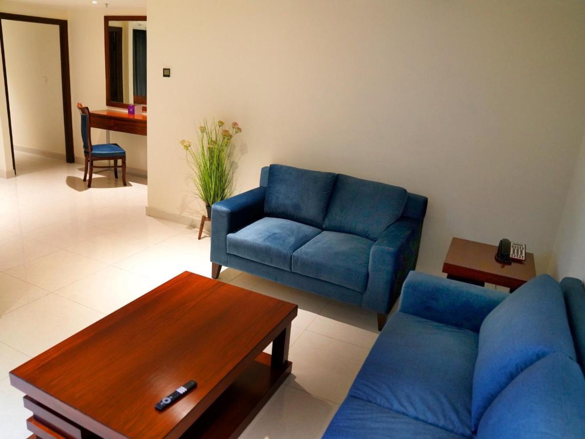 Indigo Heights Hotel & Suites Lahore Exterior foto