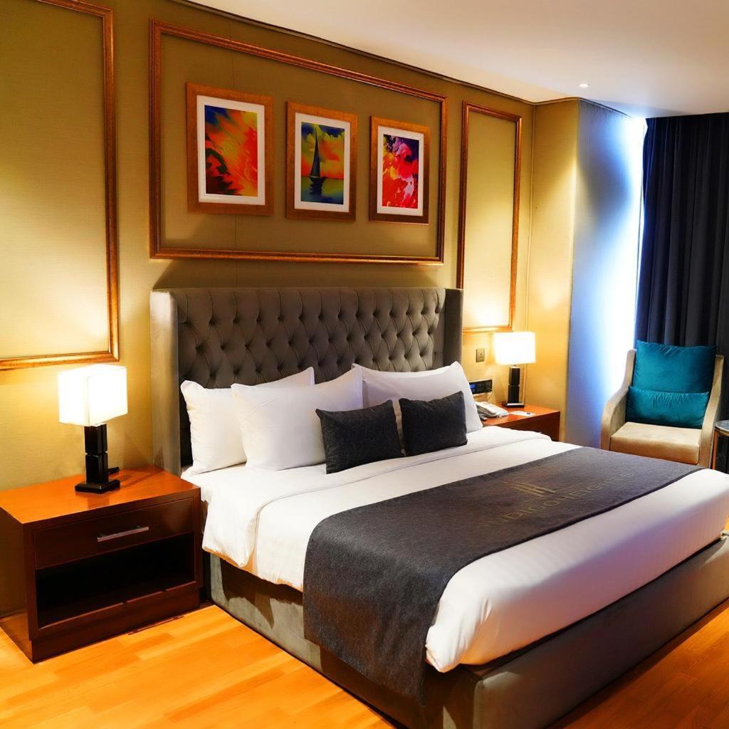 Indigo Heights Hotel & Suites Lahore Exterior foto
