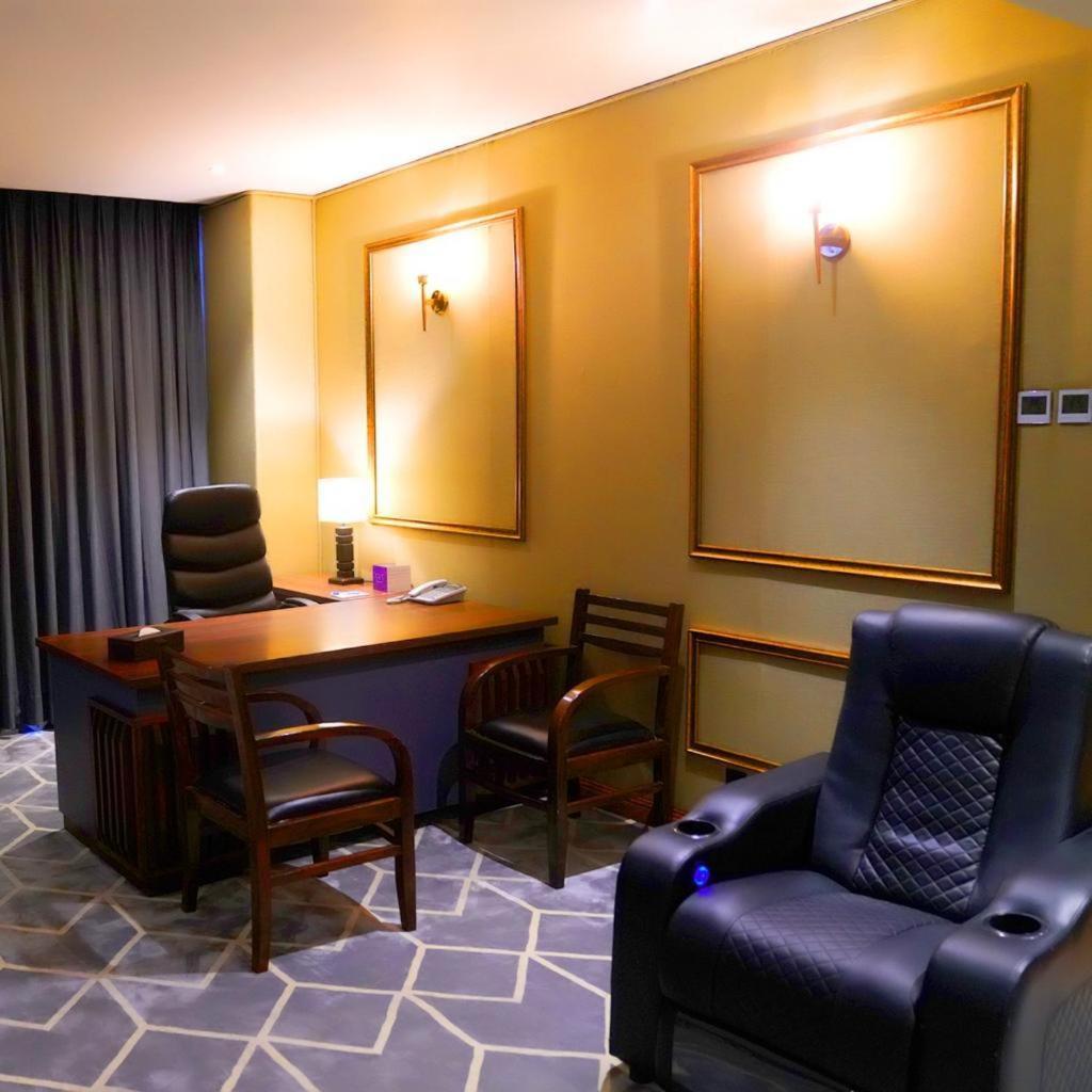 Indigo Heights Hotel & Suites Lahore Exterior foto